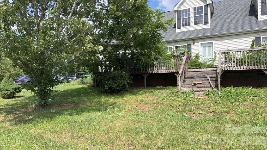 19 Honey Skipper Lane Candler NC 28715