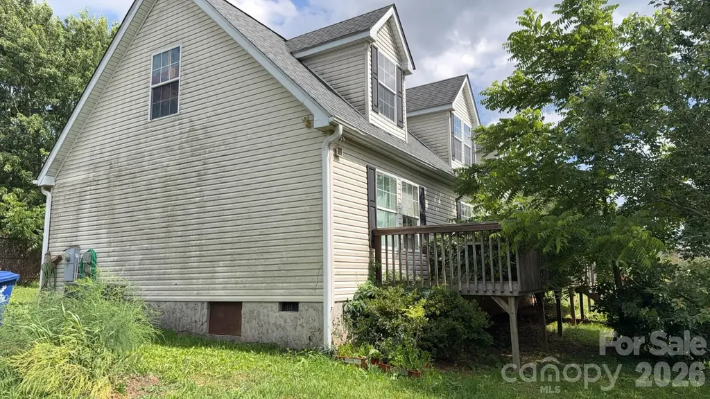 19 Honey Skipper Lane Candler NC 28715