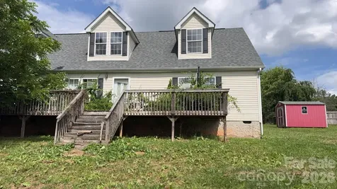 19 Honey Skipper Lane Candler NC 28715