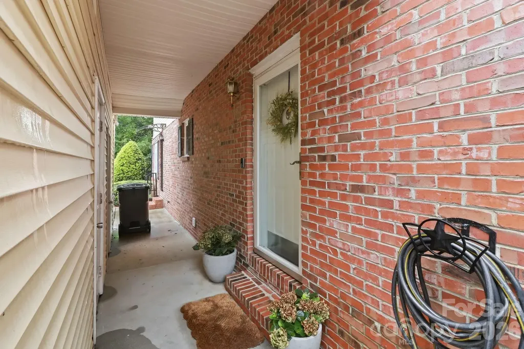 4311 Laurel Hill Lane Charlotte NC 28217
