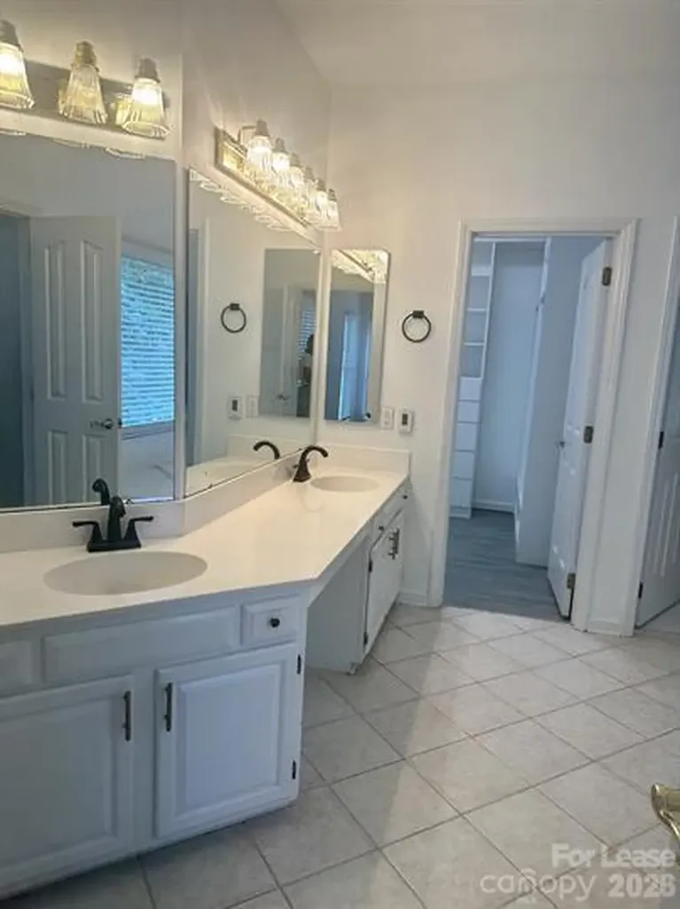 3315 Parting Brook Court Charlotte NC 28210