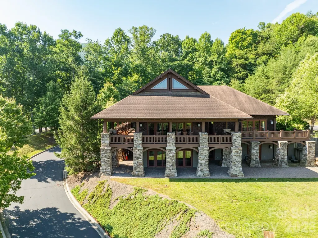 59 Old Greybeard Loop Black Mountain NC 28711