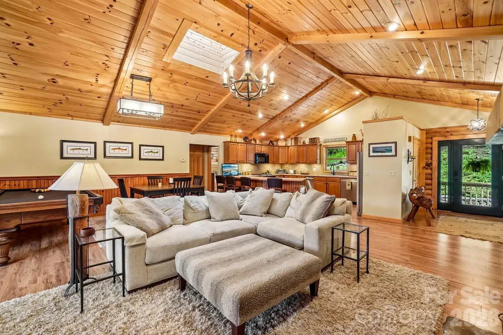 469 Tearshirt Lane Mars Hill NC 28754