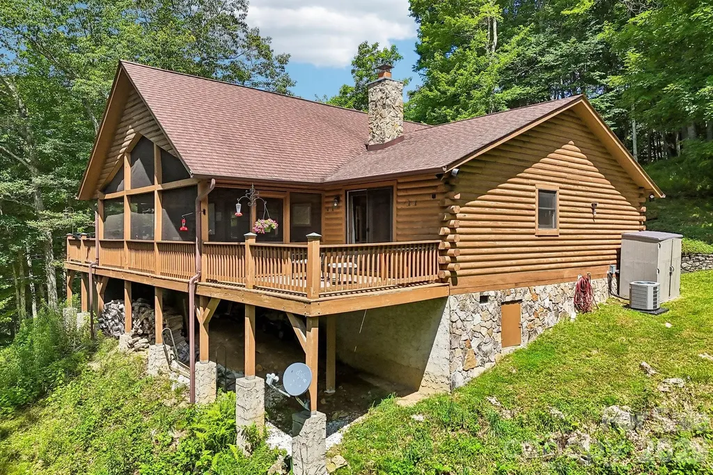 469 Tearshirt Lane Mars Hill NC 28754