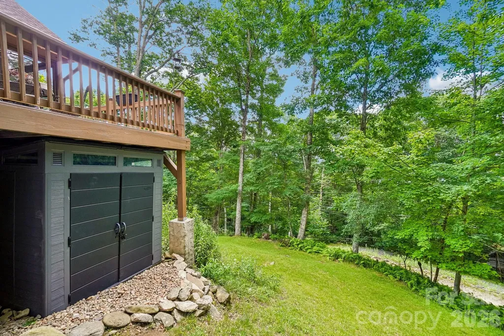 469 Tearshirt Lane Mars Hill NC 28754