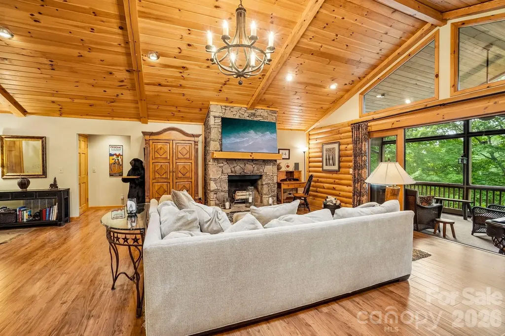 469 Tearshirt Lane Mars Hill NC 28754