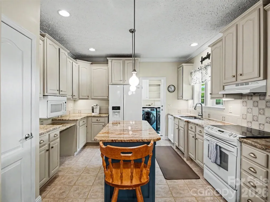 915 Ostwalt Amity Road Statesville NC 28677