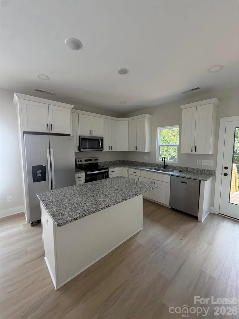 212 N Yadkin Avenue Spencer NC 28159