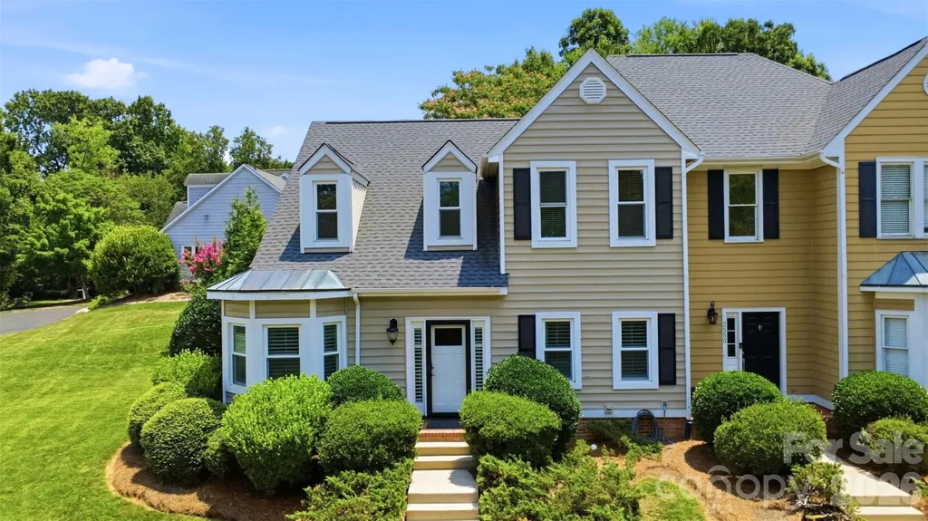 2552 Middlebridge Lane Charlotte NC 28270