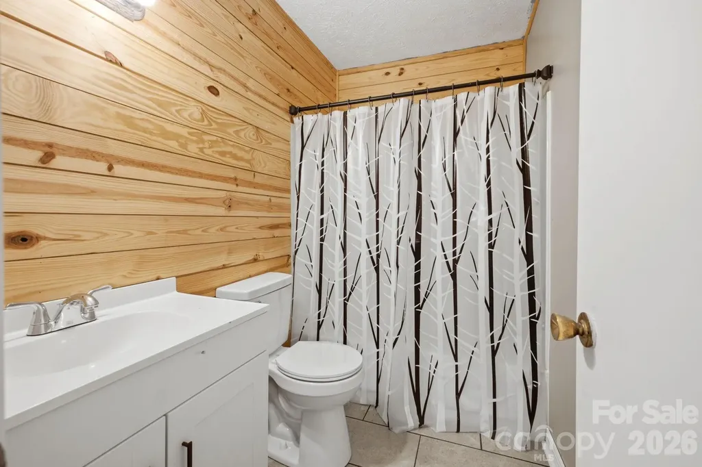 1050 21st Avenue NW Hickory NC 28601