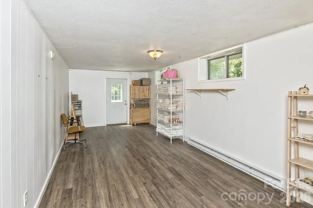 17 Rhododendron Place Asheville NC 28805