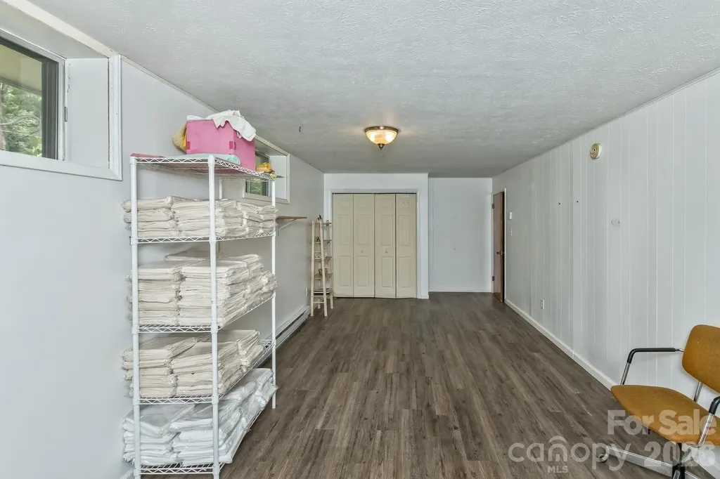 17 Rhododendron Place Asheville NC 28805