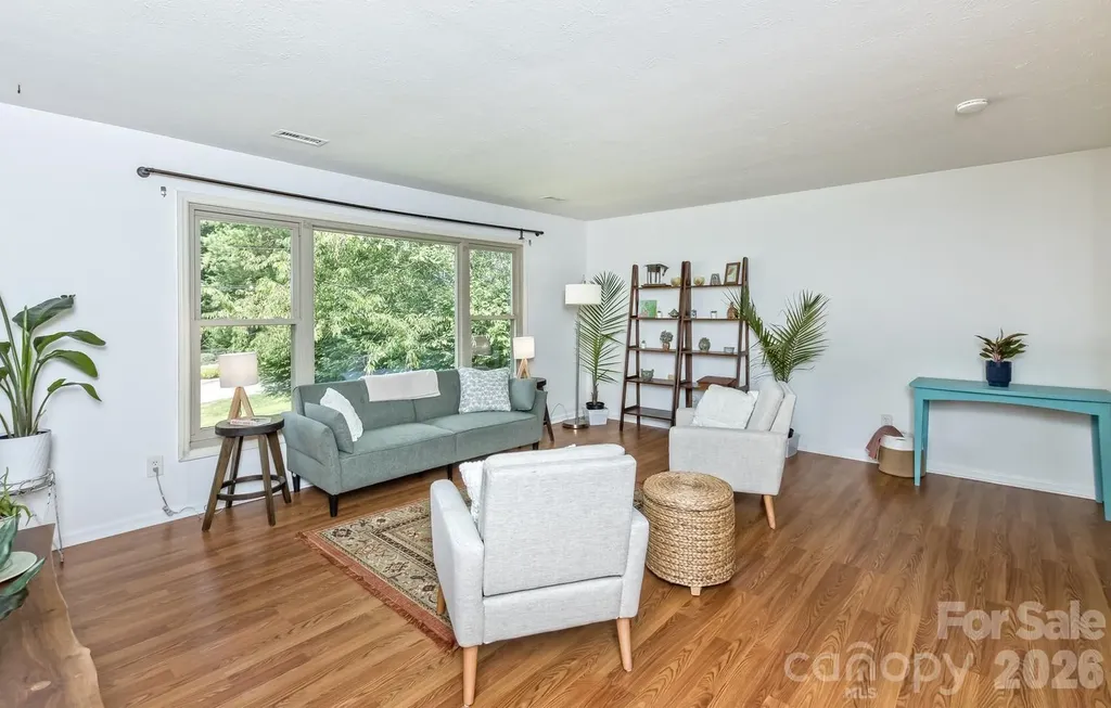 17 Rhododendron Place Asheville NC 28805