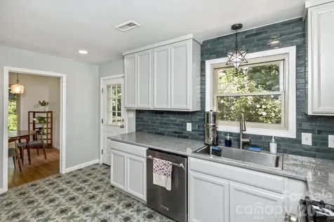 17 Rhododendron Place Asheville NC 28805