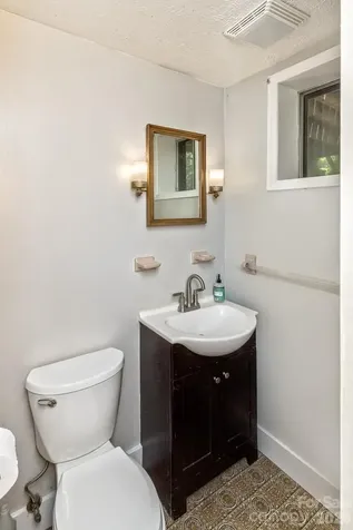 17 Rhododendron Place Asheville NC 28805