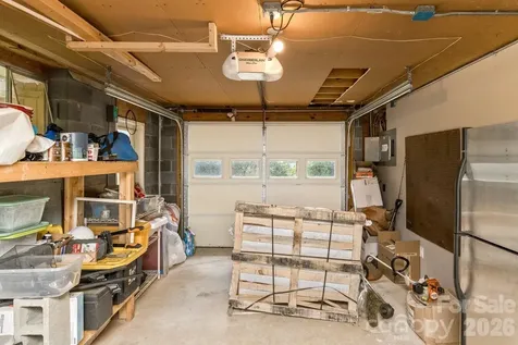 17 Rhododendron Place Asheville NC 28805