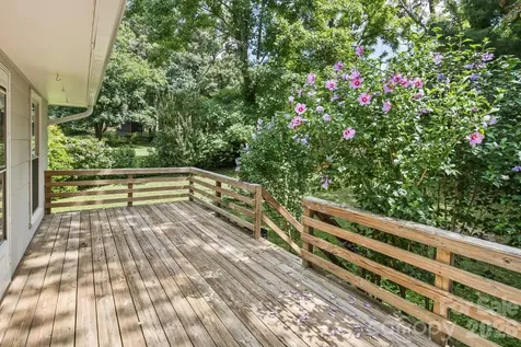 17 Rhododendron Place Asheville NC 28805