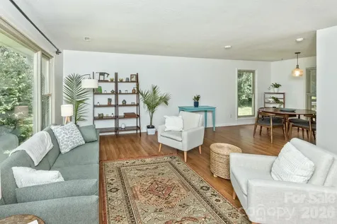 17 Rhododendron Place Asheville NC 28805