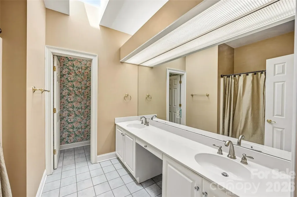 200 Teaberry Lane Hendersonville NC 28739