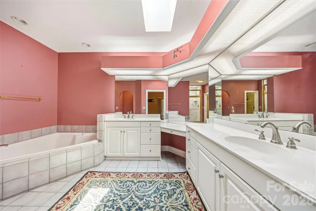 200 Teaberry Lane Hendersonville NC 28739