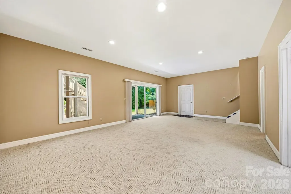 200 Teaberry Lane Hendersonville NC 28739