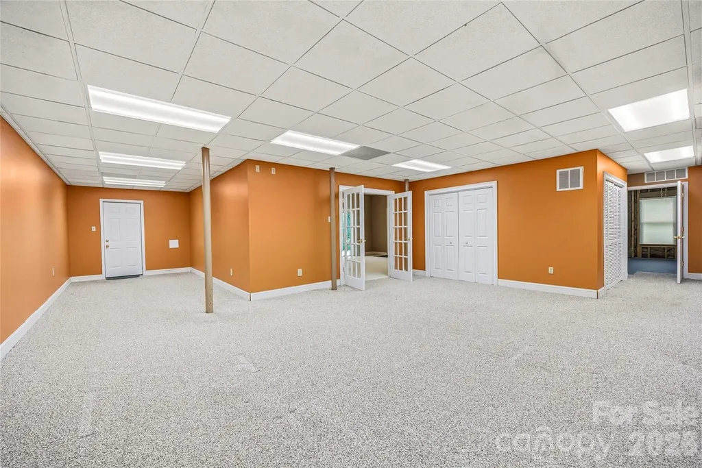 200 Teaberry Lane Hendersonville NC 28739