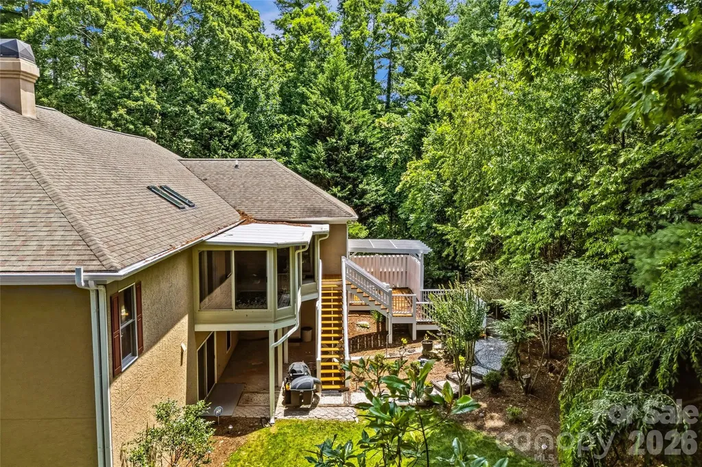 200 Teaberry Lane Hendersonville NC 28739