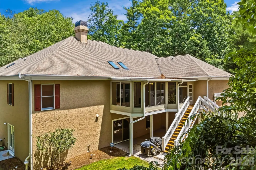 200 Teaberry Lane Hendersonville NC 28739