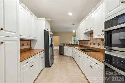 200 Teaberry Lane Hendersonville NC 28739