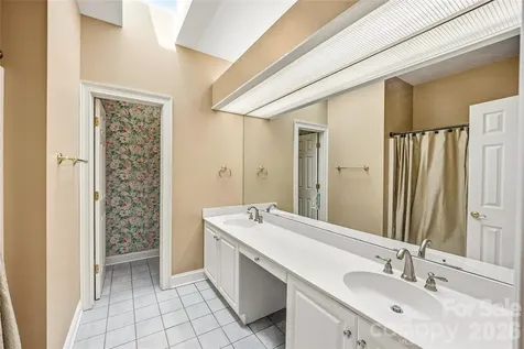200 Teaberry Lane Hendersonville NC 28739