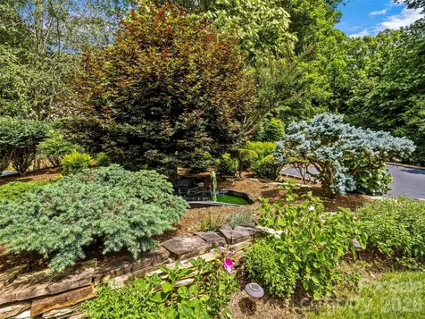 200 Teaberry Lane Hendersonville NC 28739