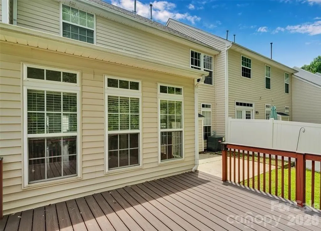 6000 Boathouse Lane Cramerton NC 28032