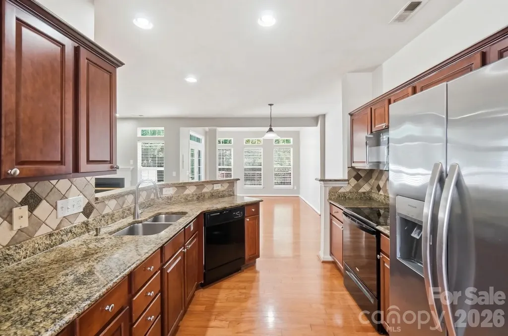 6000 Boathouse Lane Cramerton NC 28032