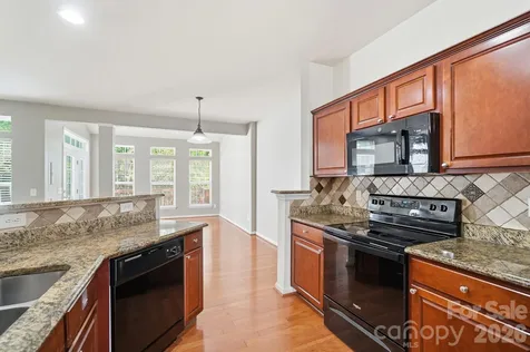 6000 Boathouse Lane Cramerton NC 28032