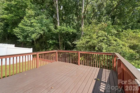 6000 Boathouse Lane Cramerton NC 28032