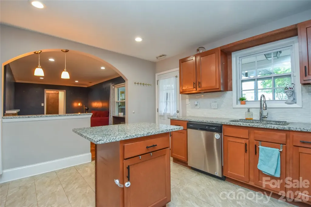 704 Lancaster Avenue Monroe NC 28112