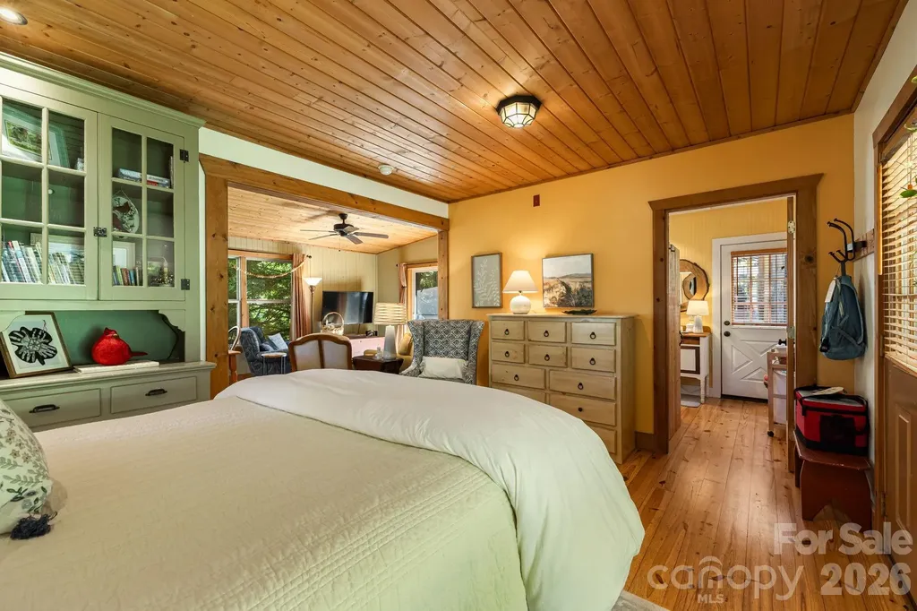 107 111 Hougie Heaven Lane Franklin NC 28734