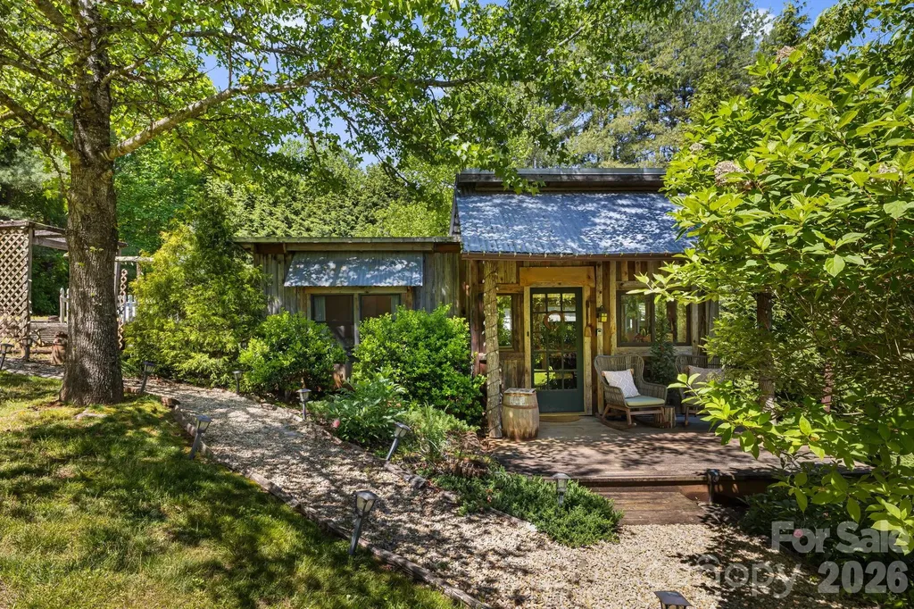 107 111 Hougie Heaven Lane Franklin NC 28734