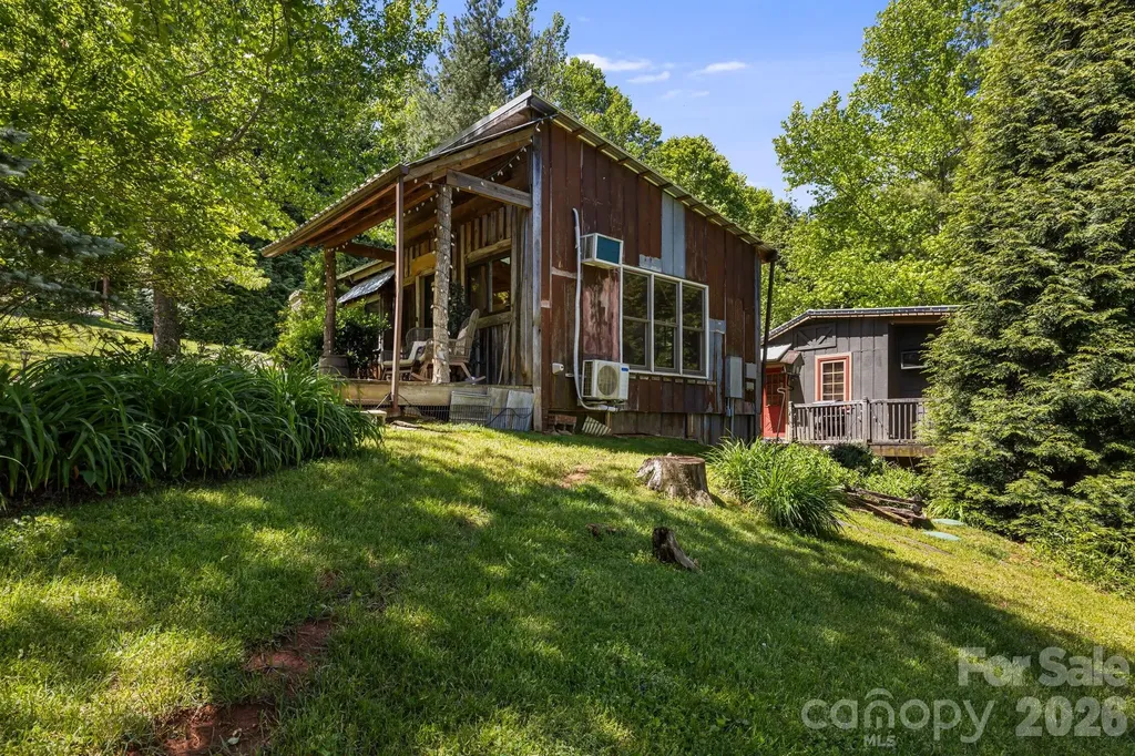 107 111 Hougie Heaven Lane Franklin NC 28734
