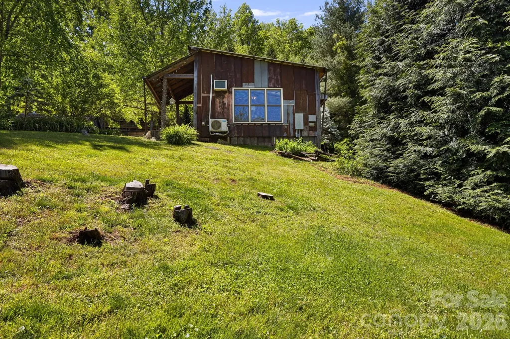 107 111 Hougie Heaven Lane Franklin NC 28734