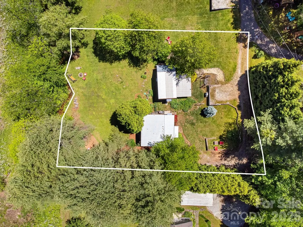 107 111 Hougie Heaven Lane Franklin NC 28734