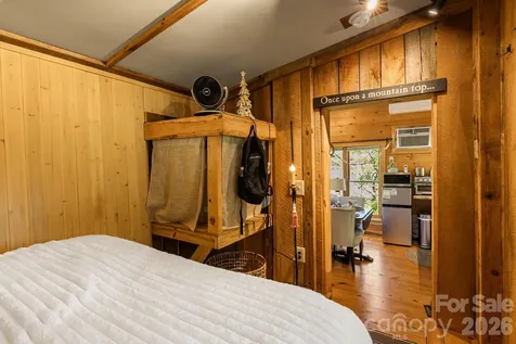 107 111 Hougie Heaven Lane Franklin NC 28734