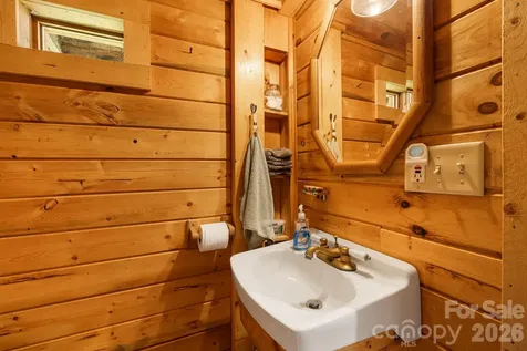 107 111 Hougie Heaven Lane Franklin NC 28734