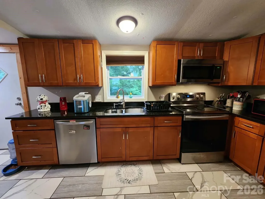 345 Hyatt Street Waynesville NC 28786
