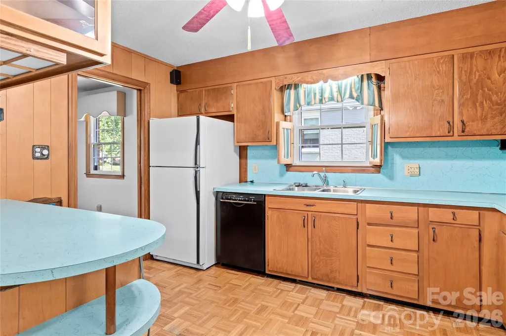 1604 Grantham Drive High Point NC 27265