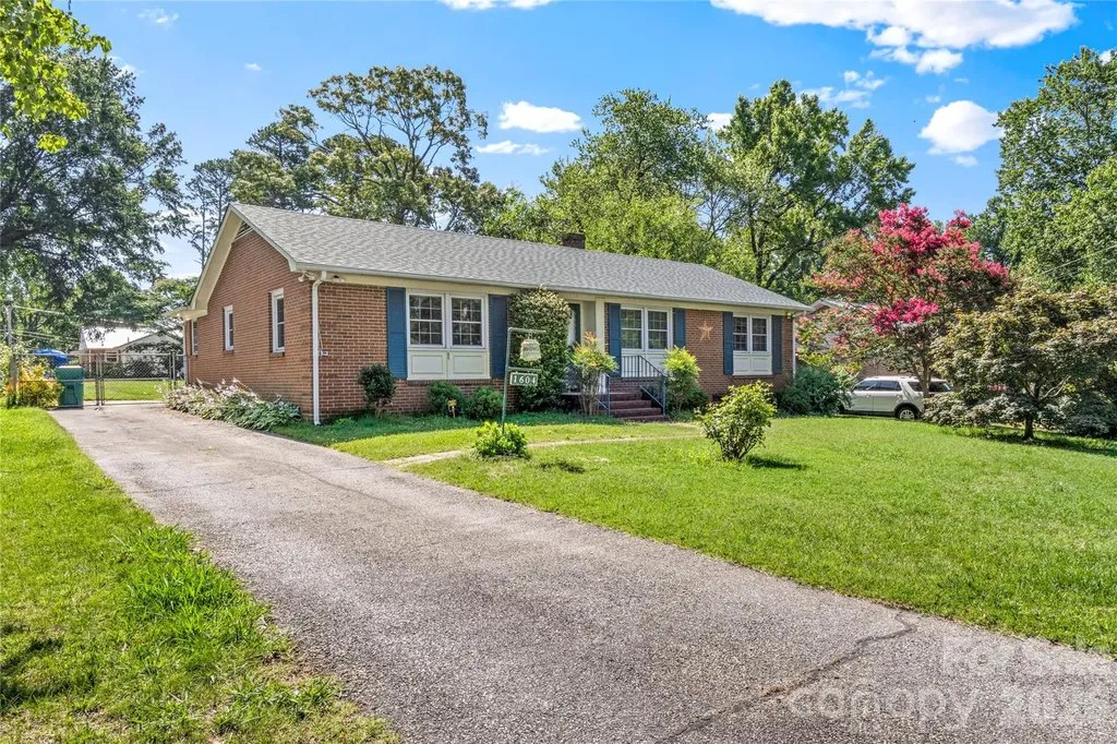 1604 Grantham Drive High Point NC 27265