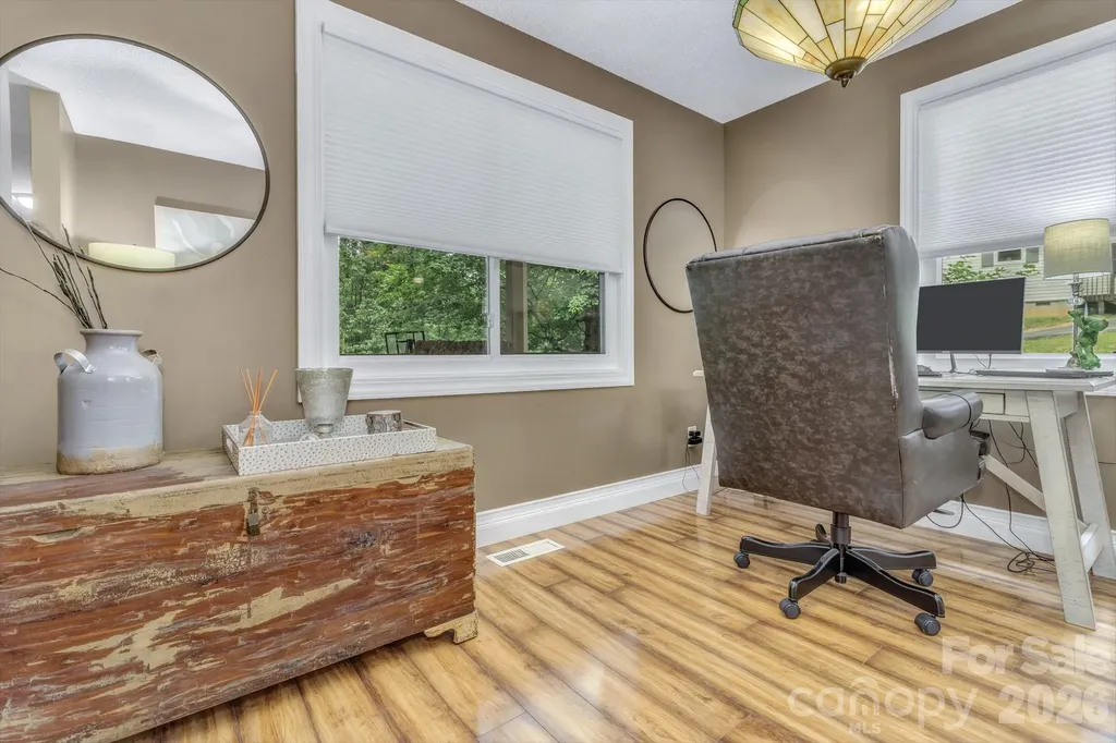 18 Mctindal Circle Asheville NC 28803