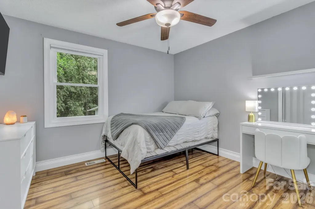 18 Mctindal Circle Asheville NC 28803