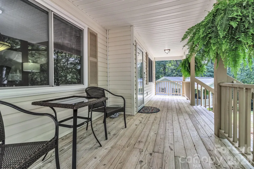 18 Mctindal Circle Asheville NC 28803