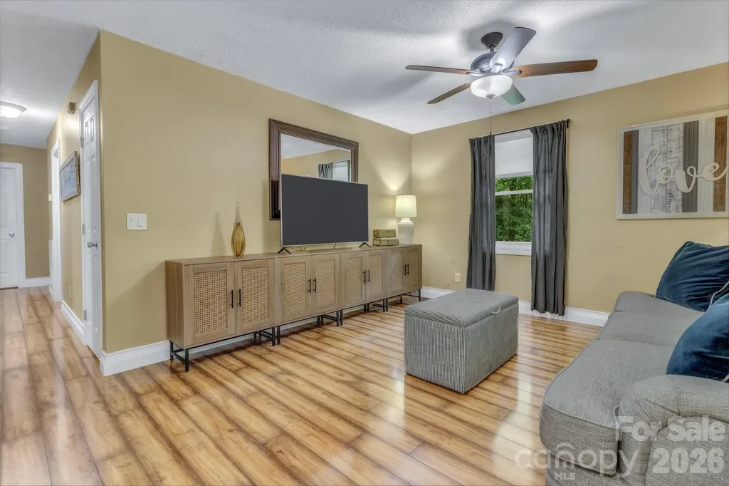 18 Mctindal Circle Asheville NC 28803